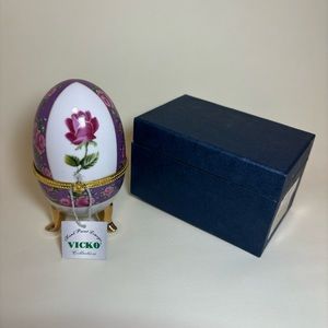 VICKO PORCELAIN "ROSE" HINGED HAND PAINTED FOOTED EGG 12.50cm TALL New w Box